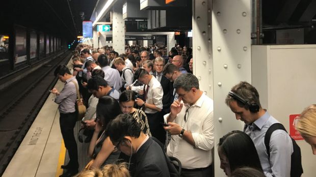 悉尼火车大延误 市政厅站人满为患限流