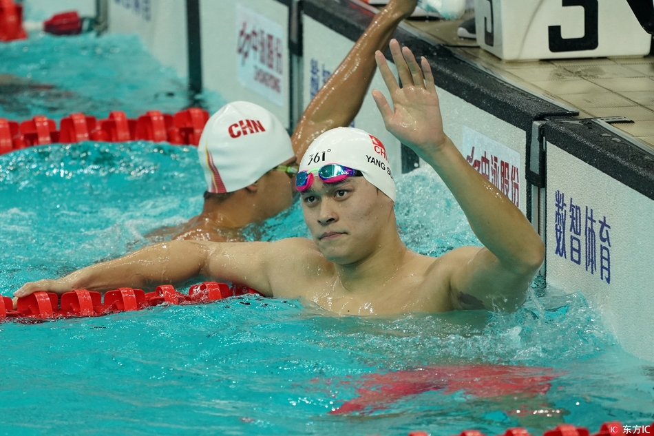 全运会400米自由泳预赛 孙杨轻松拿第一