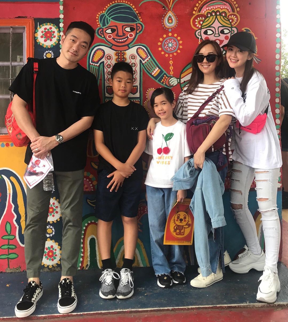 阿Sa与家人游台湾 温馨合影从早玩到晚